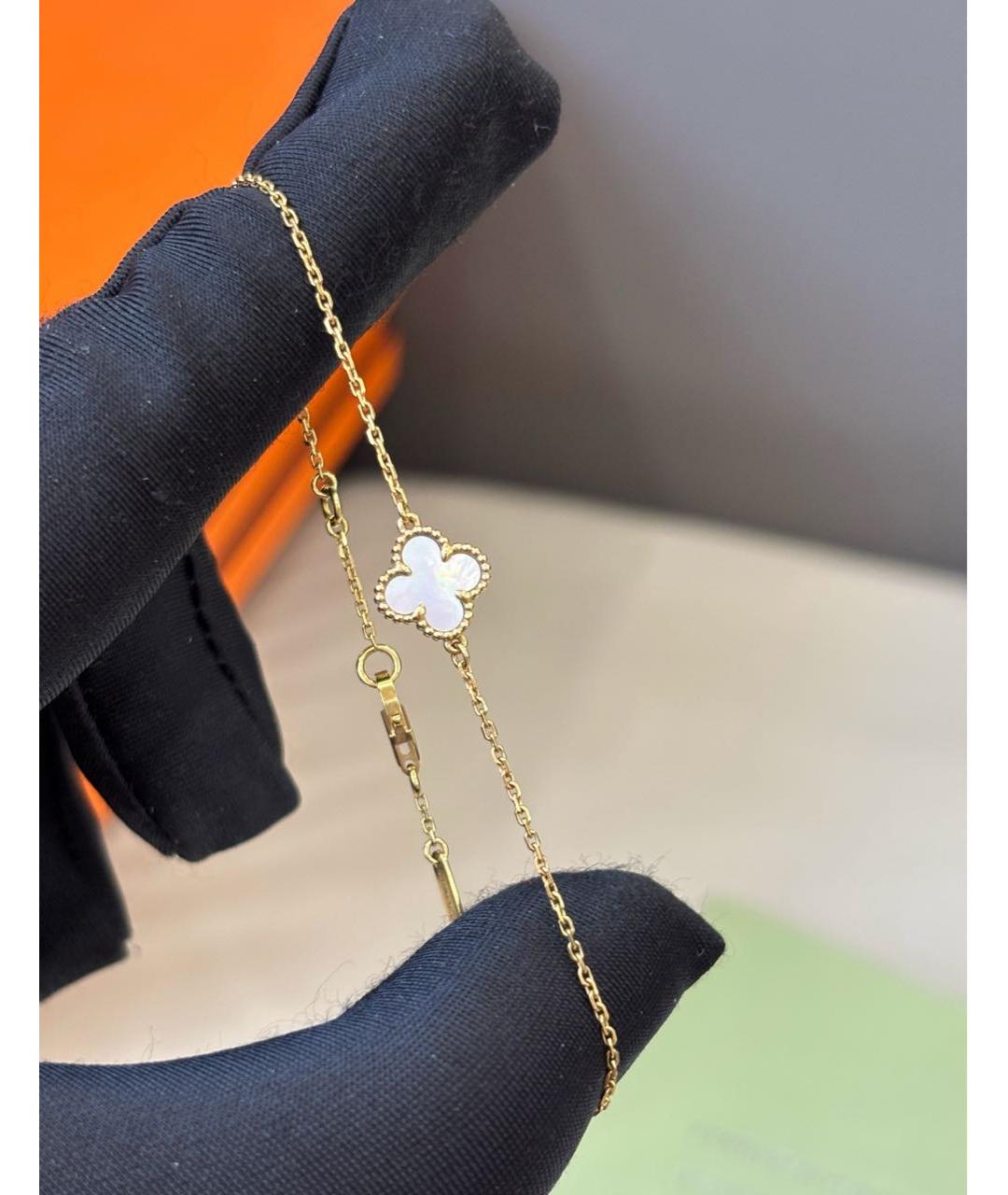 VAN CLEEF & ARPELS Белый браслет из желтого золота, фото 3