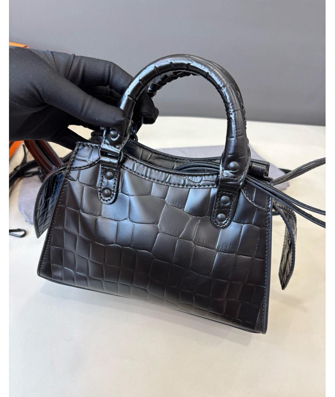 BALENCIAGA Черная кожаная сумка через плечо, фото 5