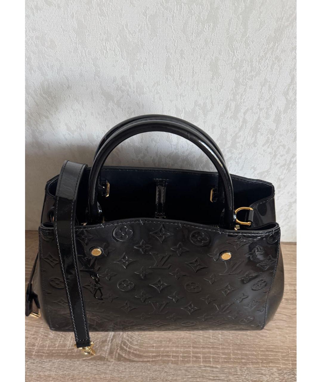 LOUIS VUITTON Черная сумка с короткими ручками из лакированной кожи, фото 8