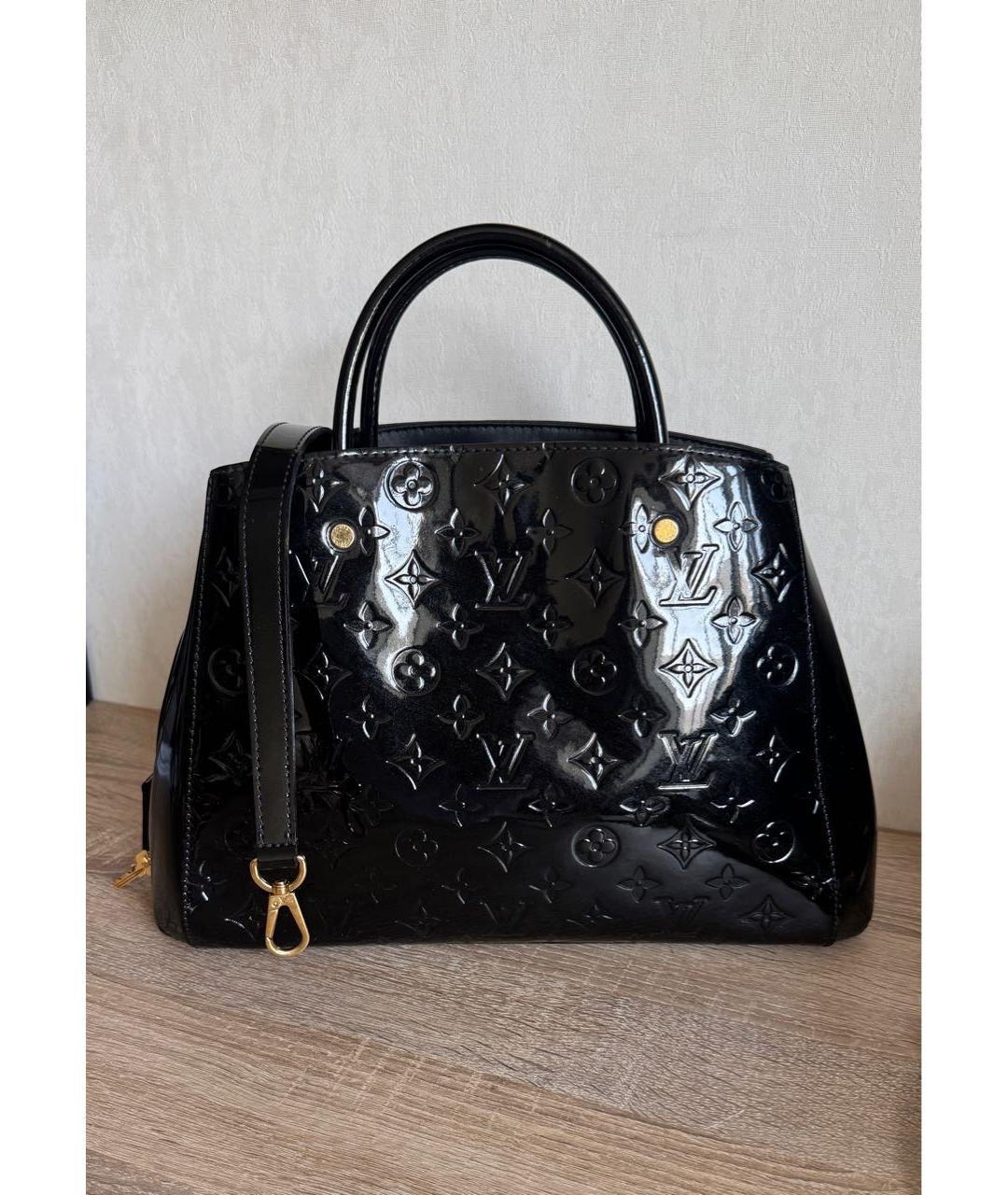 LOUIS VUITTON Черная сумка с короткими ручками из лакированной кожи, фото 9