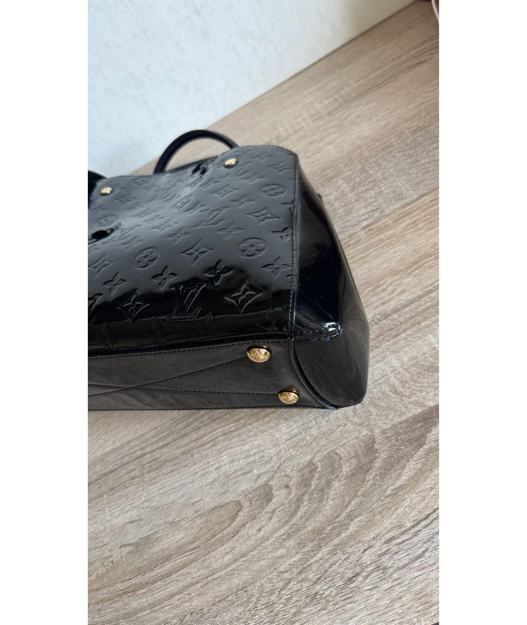 LOUIS VUITTON Черная сумка с короткими ручками из лакированной кожи, фото 3