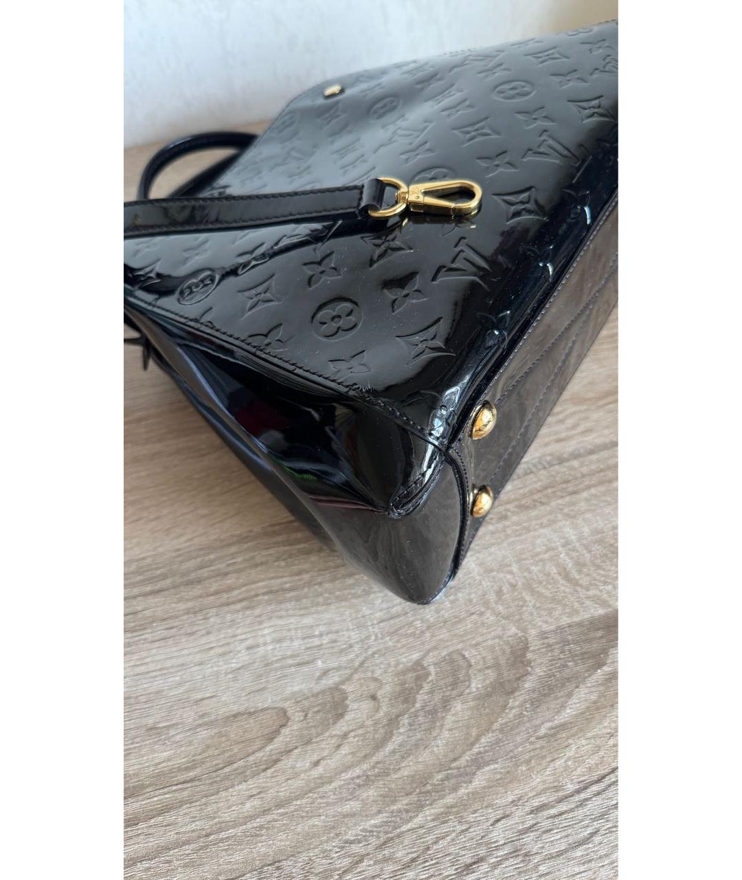LOUIS VUITTON Черная сумка с короткими ручками из лакированной кожи, фото 4