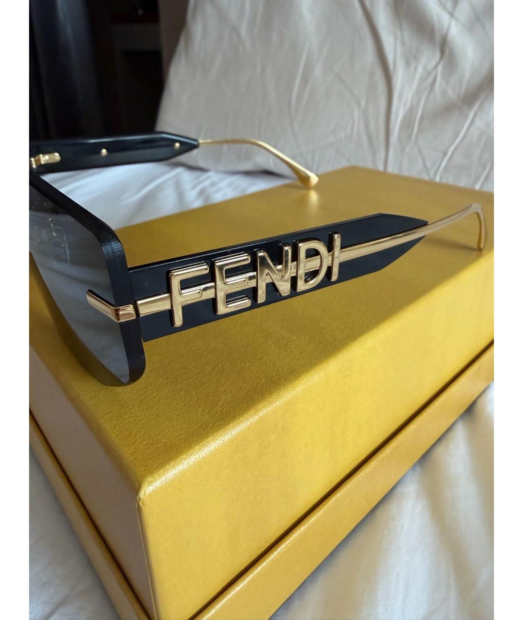FENDI Черные пластиковые солнцезащитные очки, фото 3