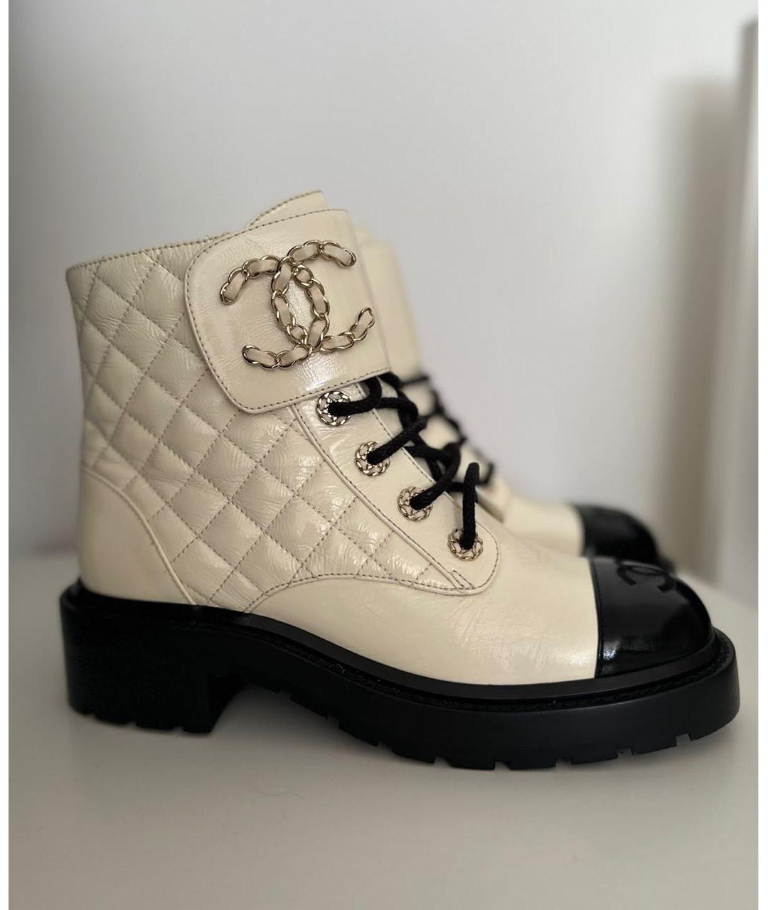 CHANEL Белые кожаные ботинки, фото 2