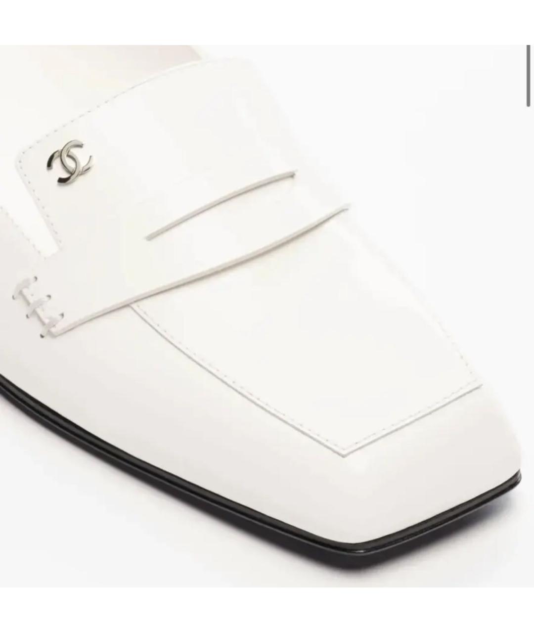 CHANEL Белые лоферы из лакированной кожи, фото 3