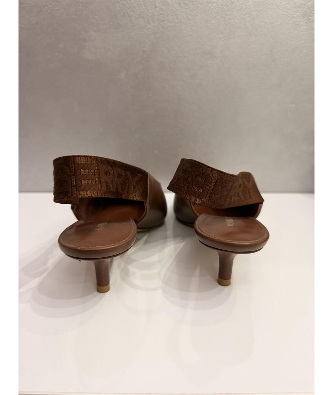 BURBERRY Коричневые кожаные лодочки на низком каблуке, фото 4