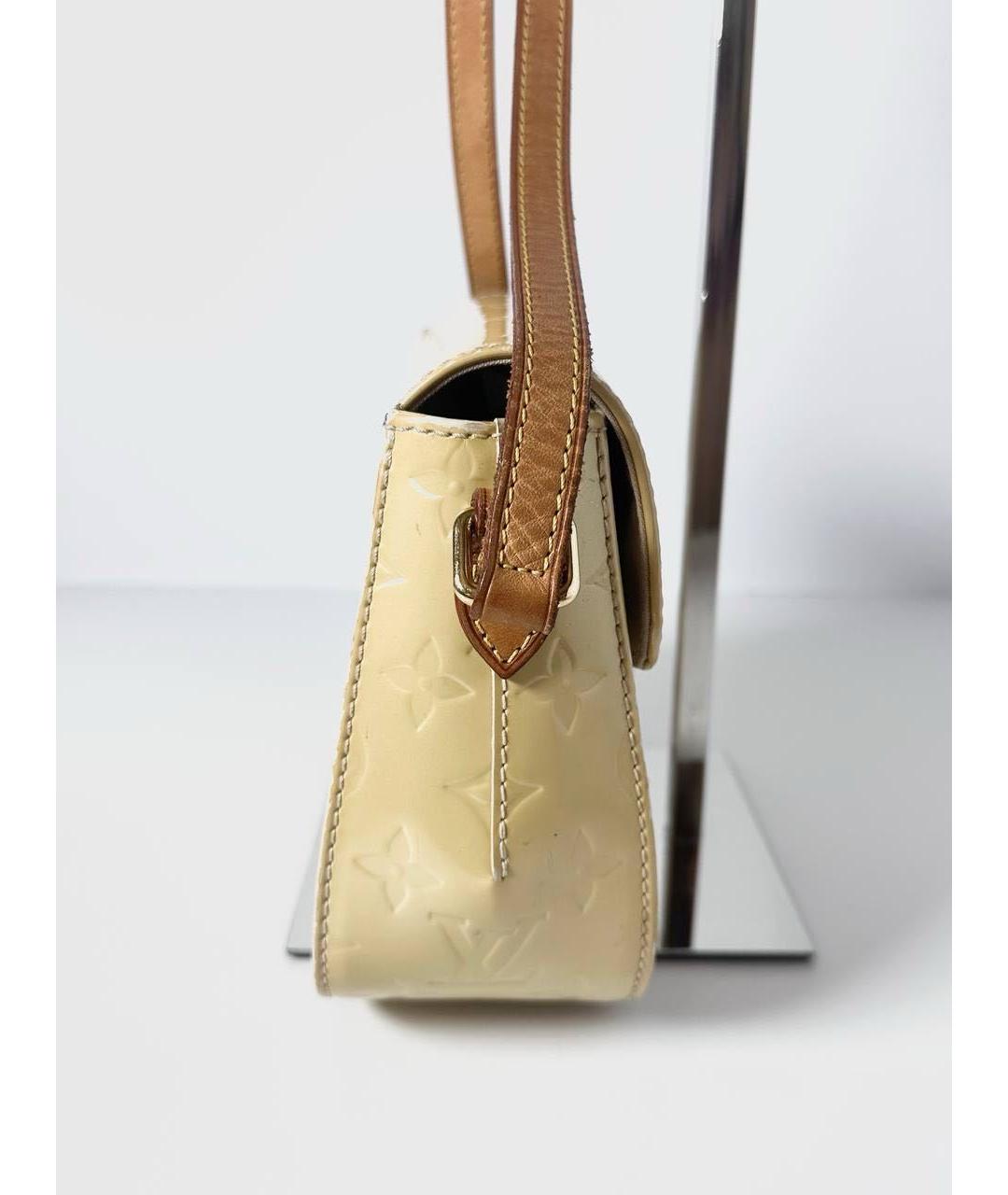 LOUIS VUITTON Бежевая сумка через плечо из лакированной кожи, фото 6