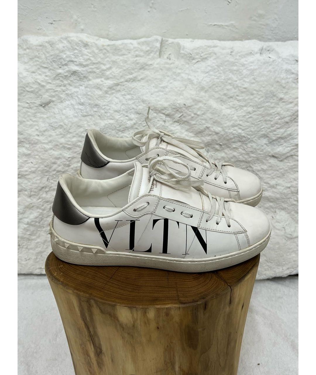 VALENTINO Белые кожаные низкие кроссовки / кеды, фото 4