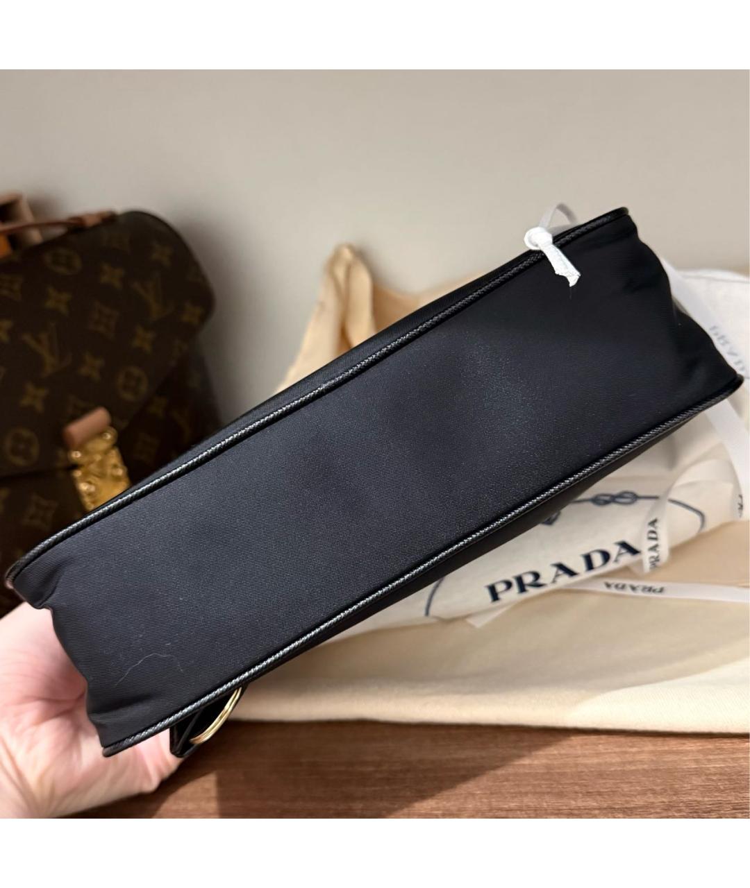 PRADA Черная нейлоновая сумка с короткими ручками, фото 8