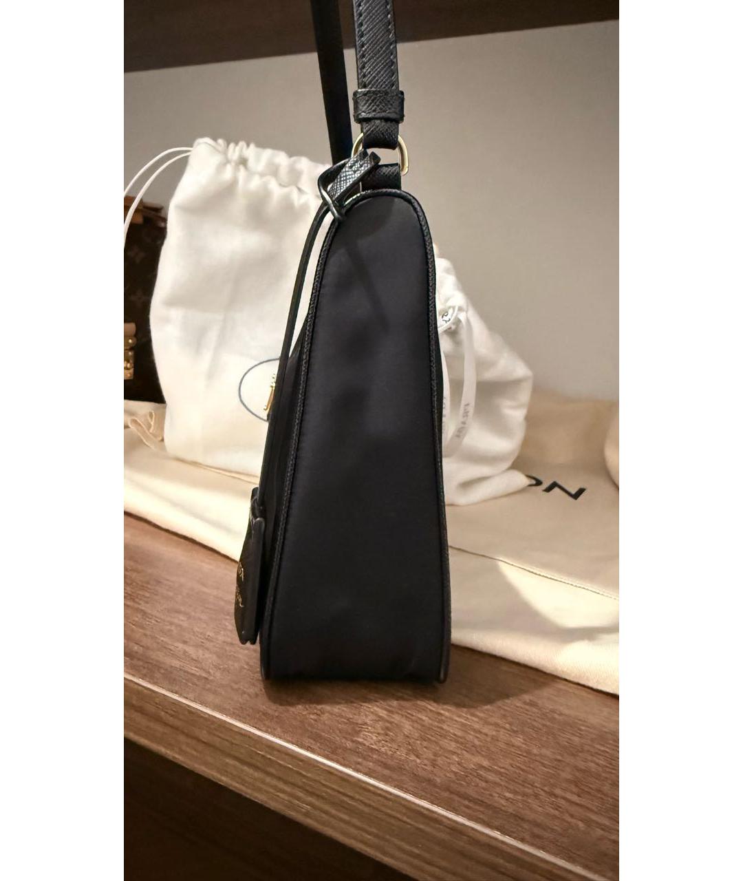 PRADA Черная нейлоновая сумка с короткими ручками, фото 2