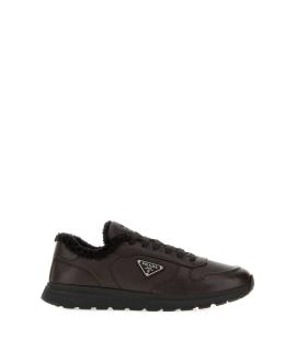 PRADA Низкие кроссовки / кеды