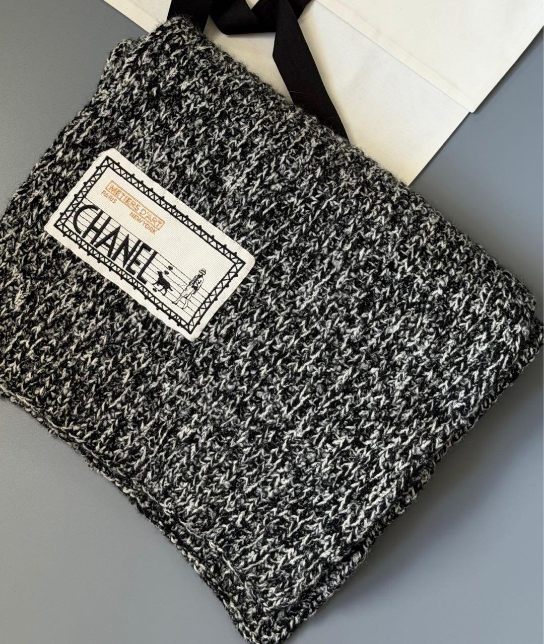 CHANEL Серый шарф, фото 3