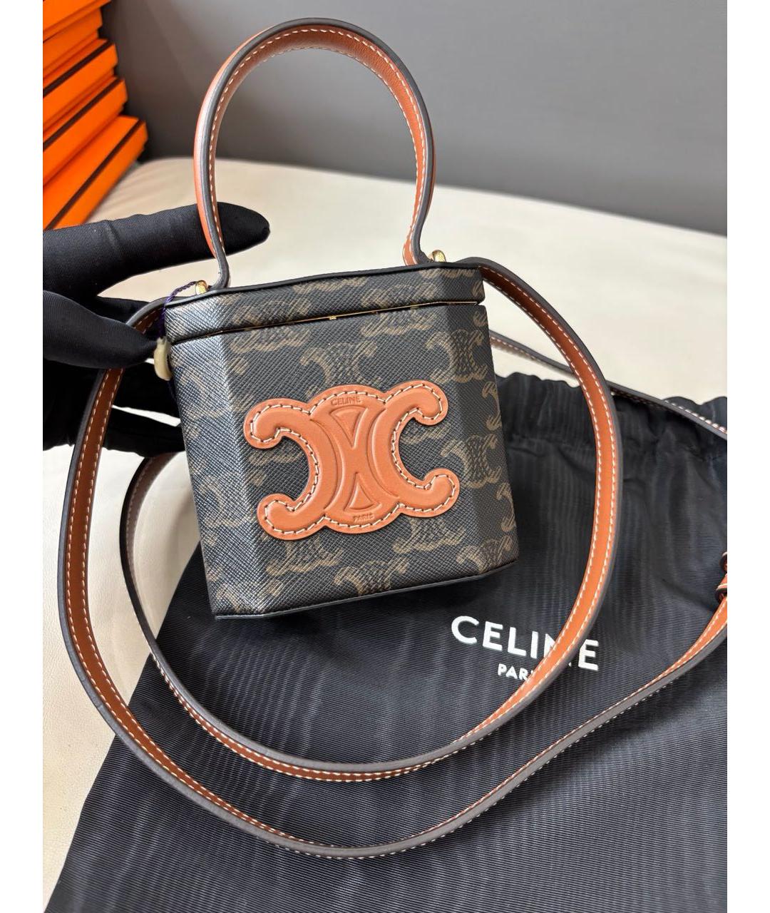 CELINE Коричневая сумка с короткими ручками из канвы, фото 9