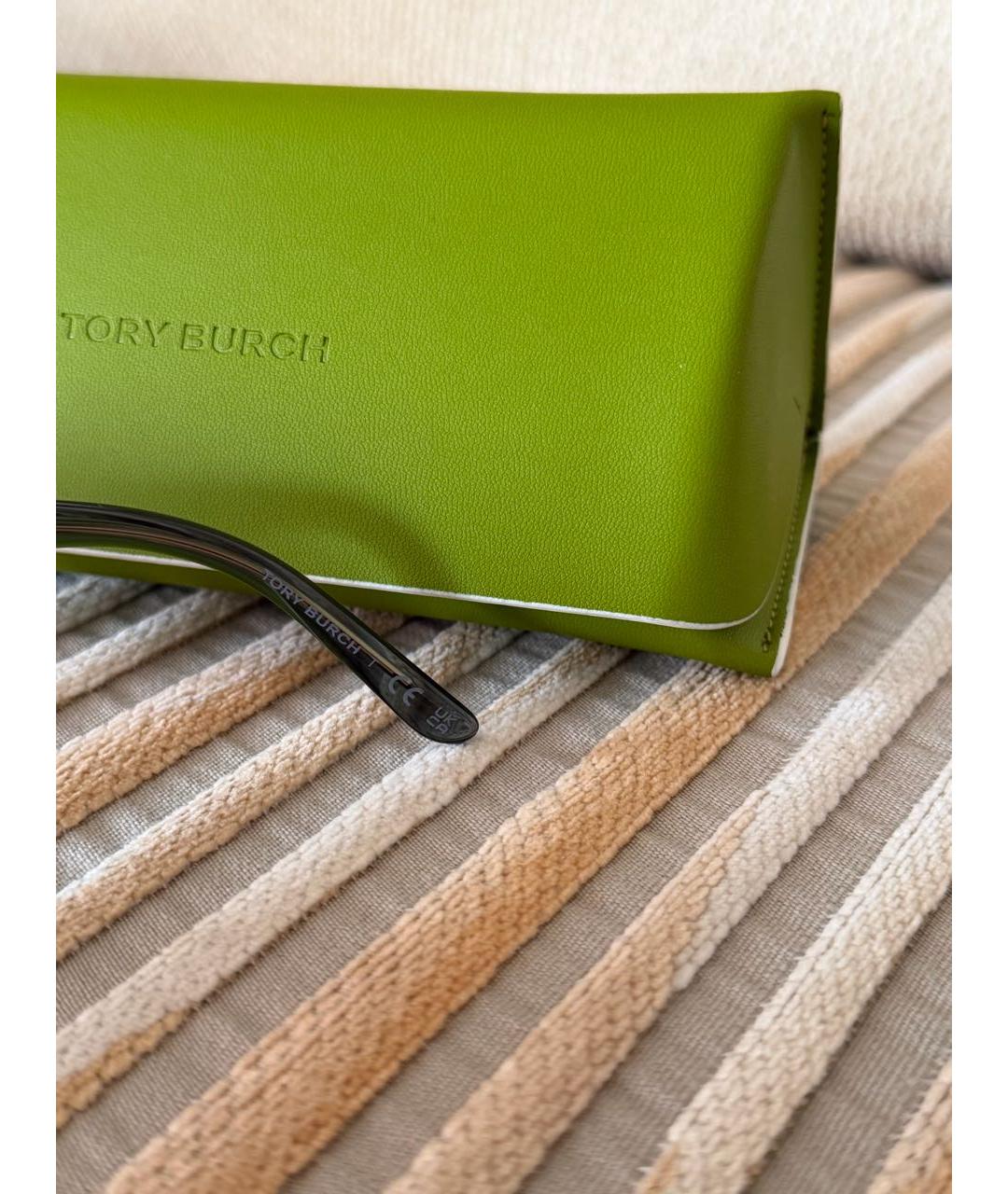 TORY BURCH Хаки пластиковые солнцезащитные очки, фото 6