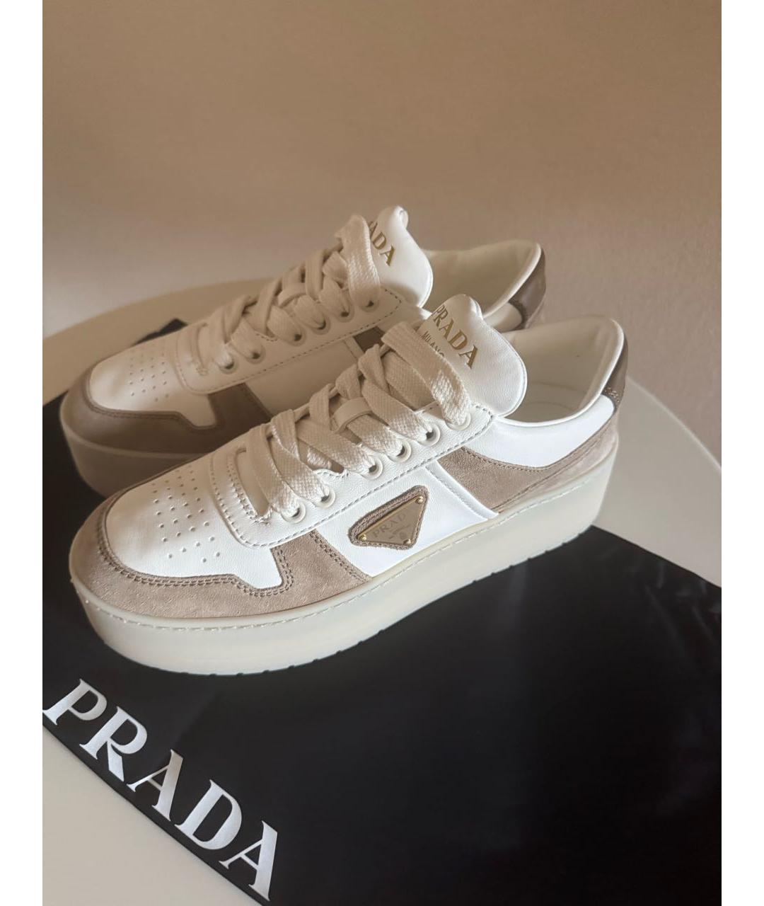 PRADA Бежевые кожаные кроссовки, фото 2
