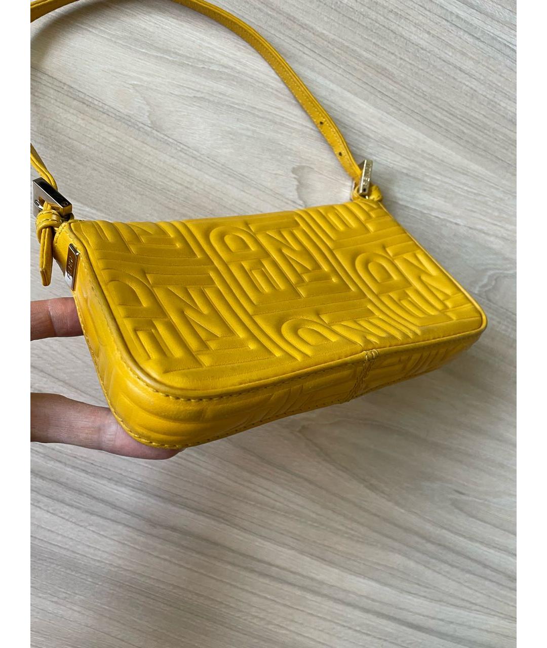 FENDI Желтая кожаная сумка через плечо, фото 4