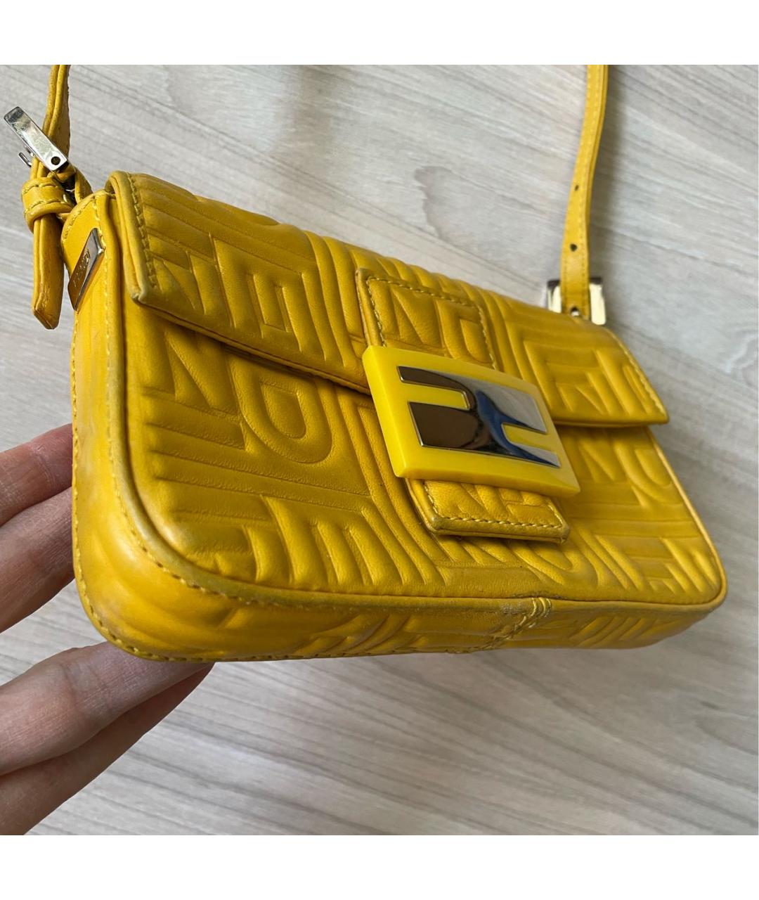 FENDI Желтая кожаная сумка через плечо, фото 6
