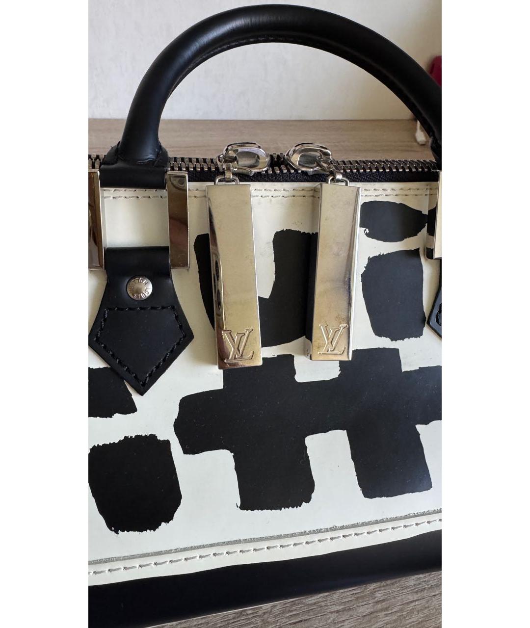 LOUIS VUITTON Кожаная сумка с короткими ручками, фото 3