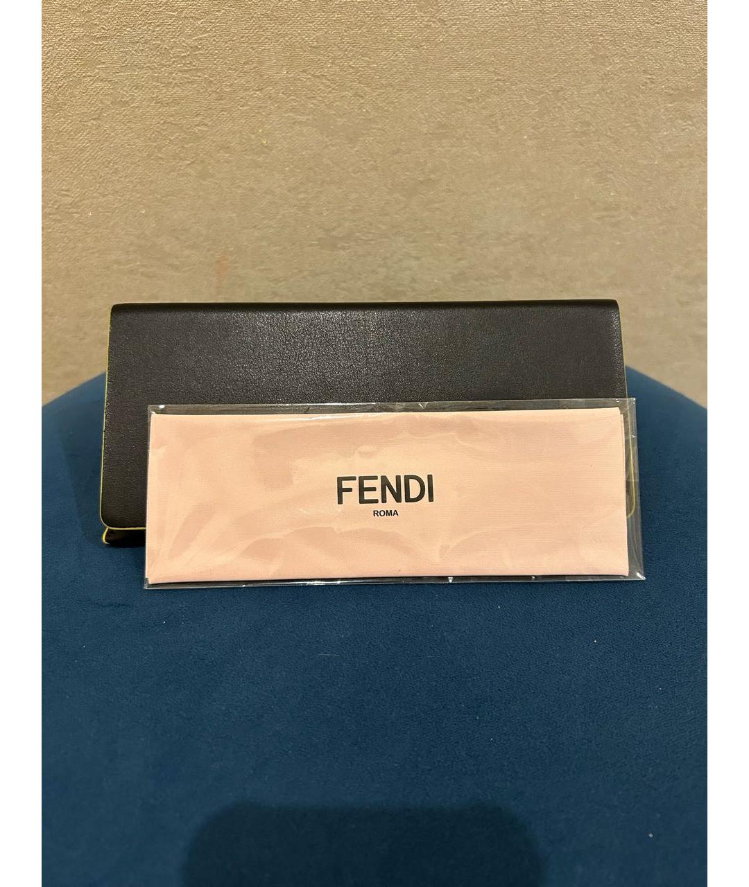 FENDI Серебряные пластиковые солнцезащитные очки, фото 3