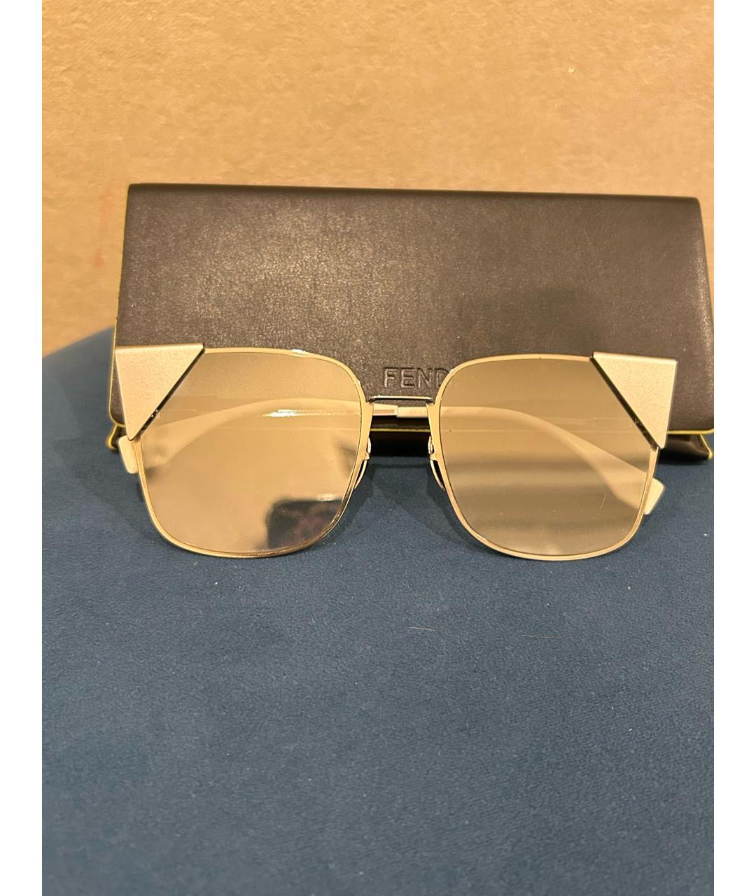 FENDI Серебряные пластиковые солнцезащитные очки, фото 7