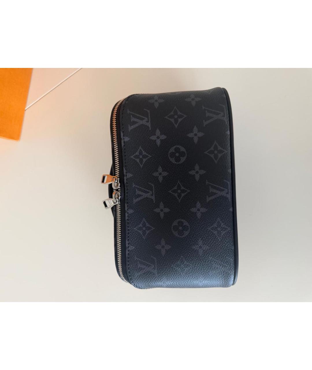 LOUIS VUITTON Черная косметичка, фото 8