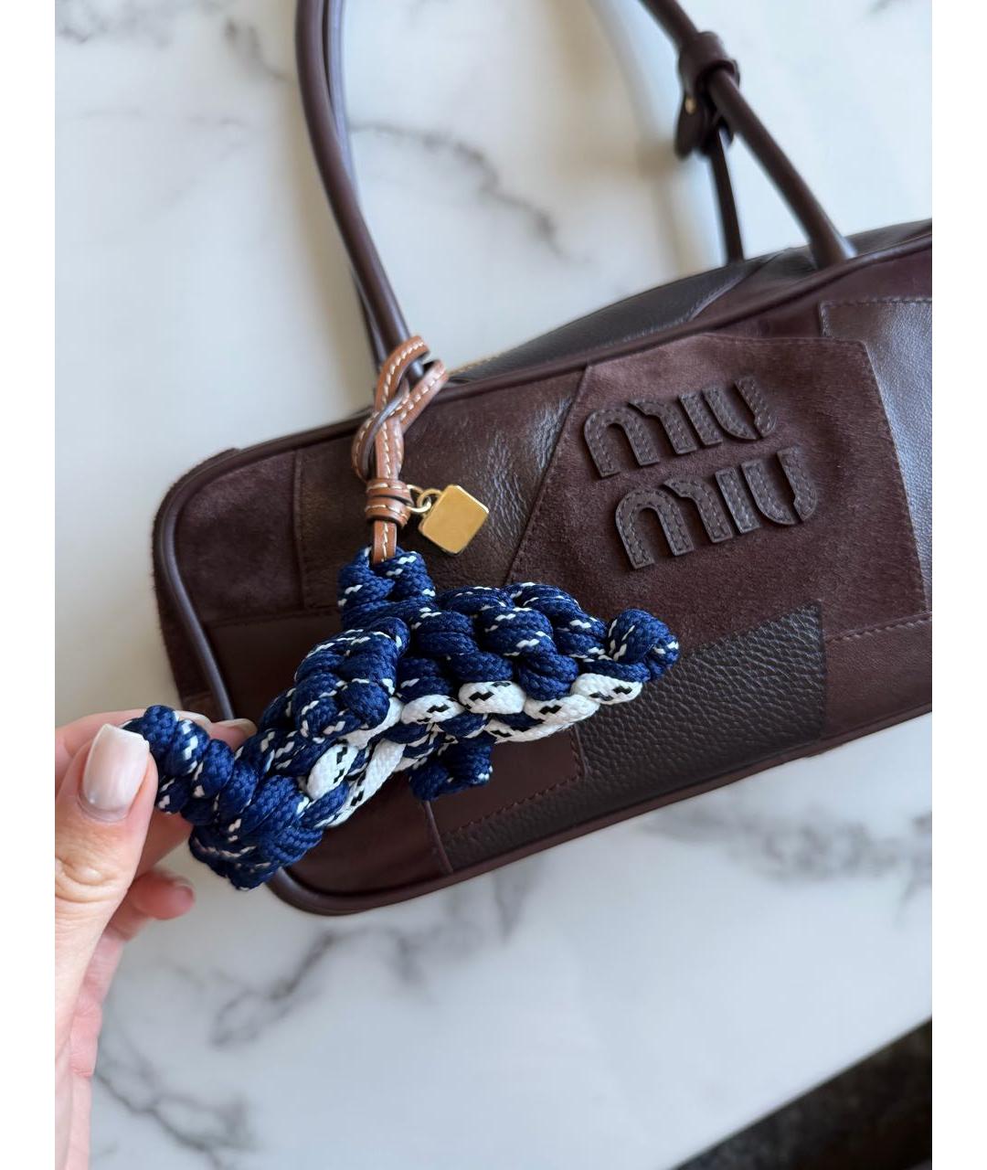 MIU MIU Бордовая кожаная сумка с короткими ручками, фото 4