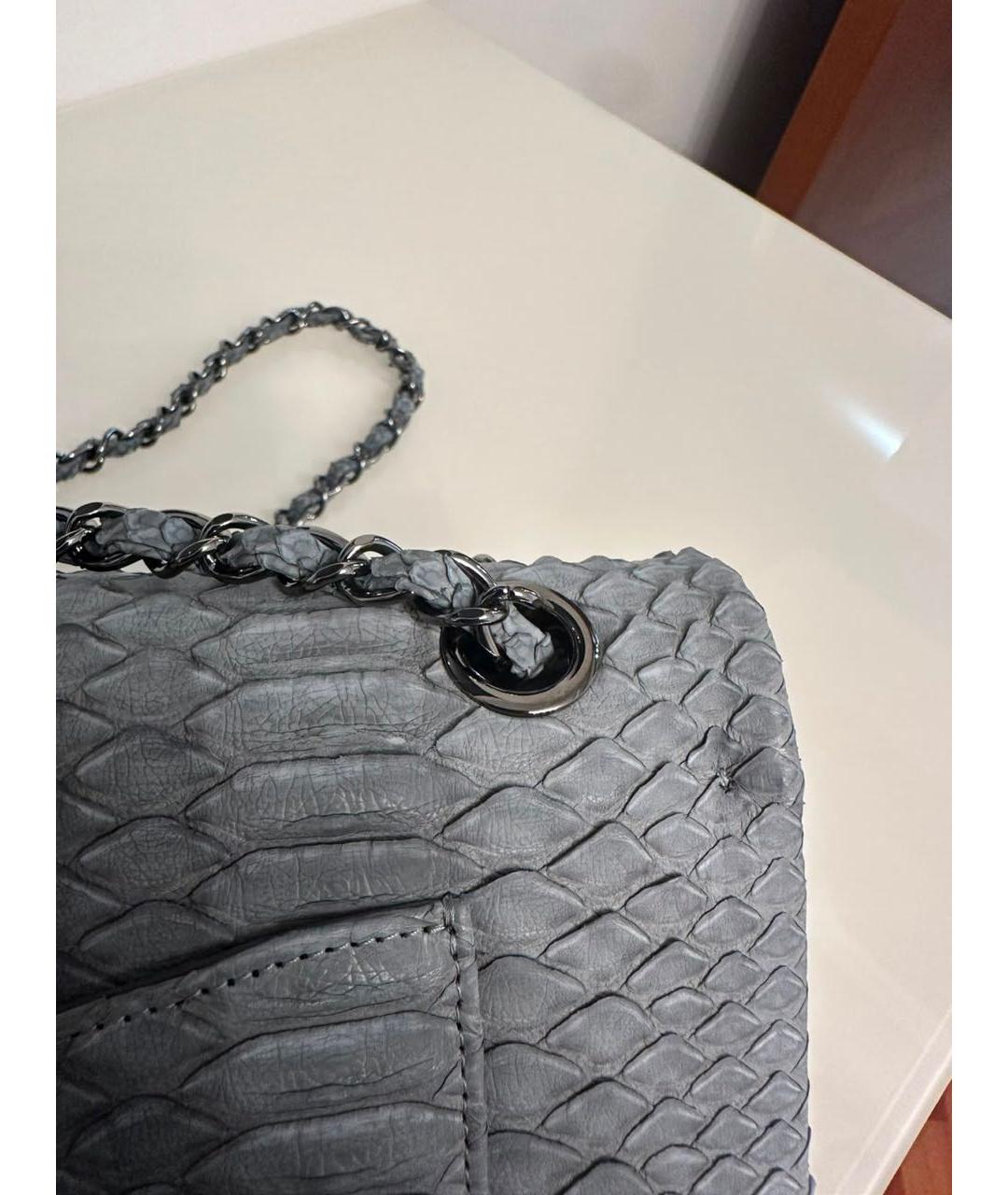 CHANEL Серая сумка с короткими ручками из кожи питона, фото 3