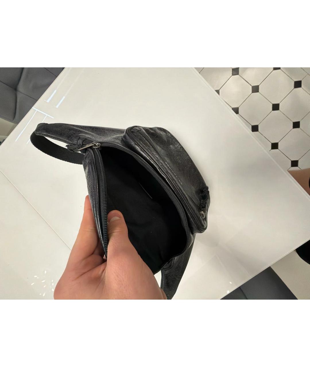 BALENCIAGA Черная кожаная барсетка, фото 4