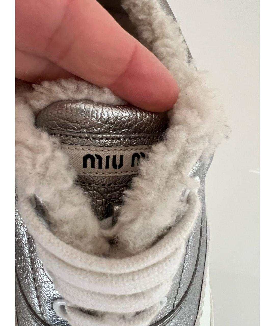 MIU MIU Серебряные кожаные кеды, фото 4