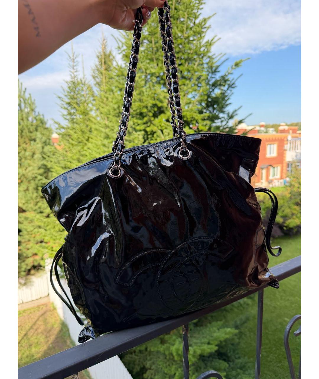 CHANEL Черная кожаная сумка с короткими ручками, фото 3