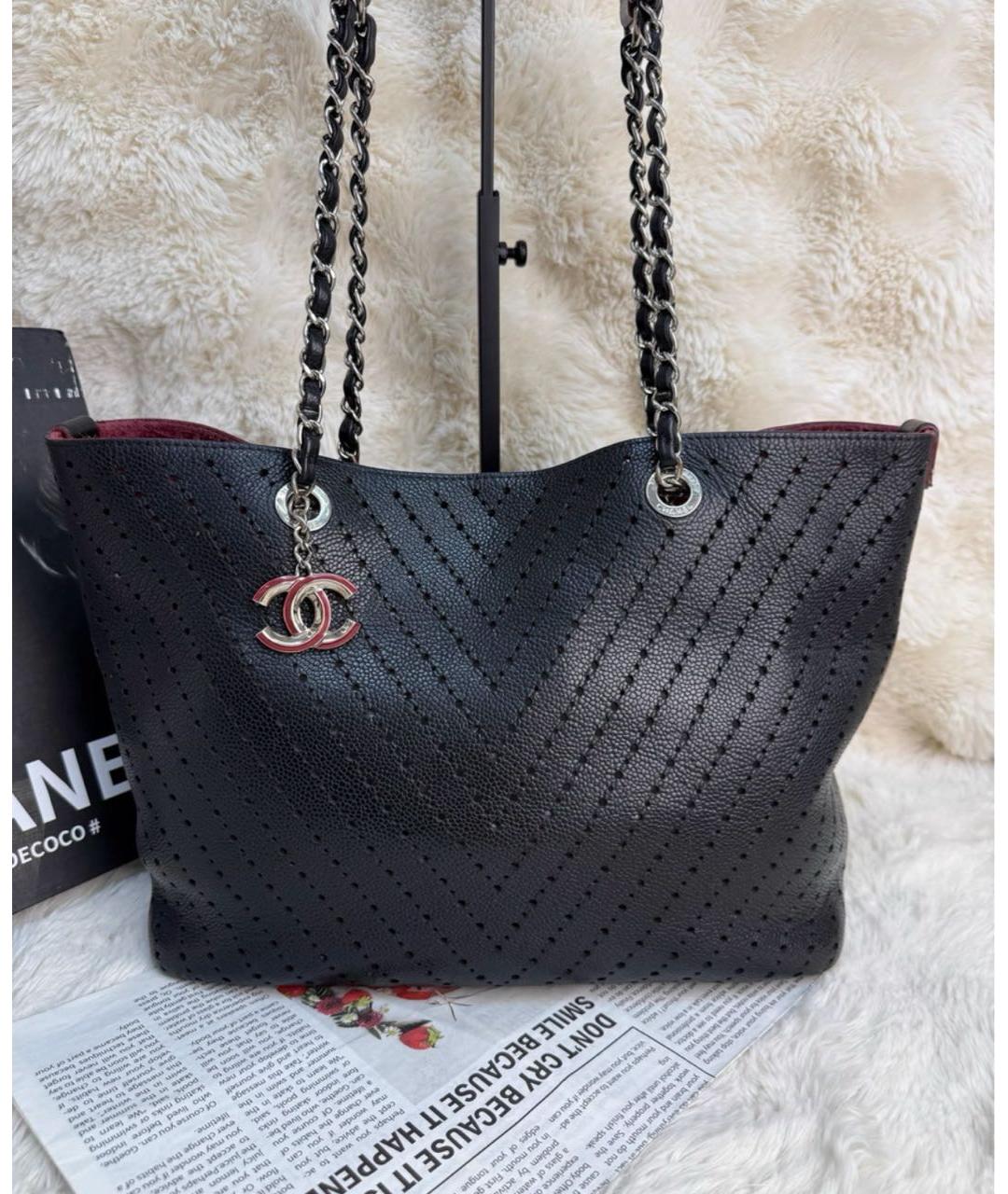 CHANEL Черная кожаная сумка тоут, фото 2