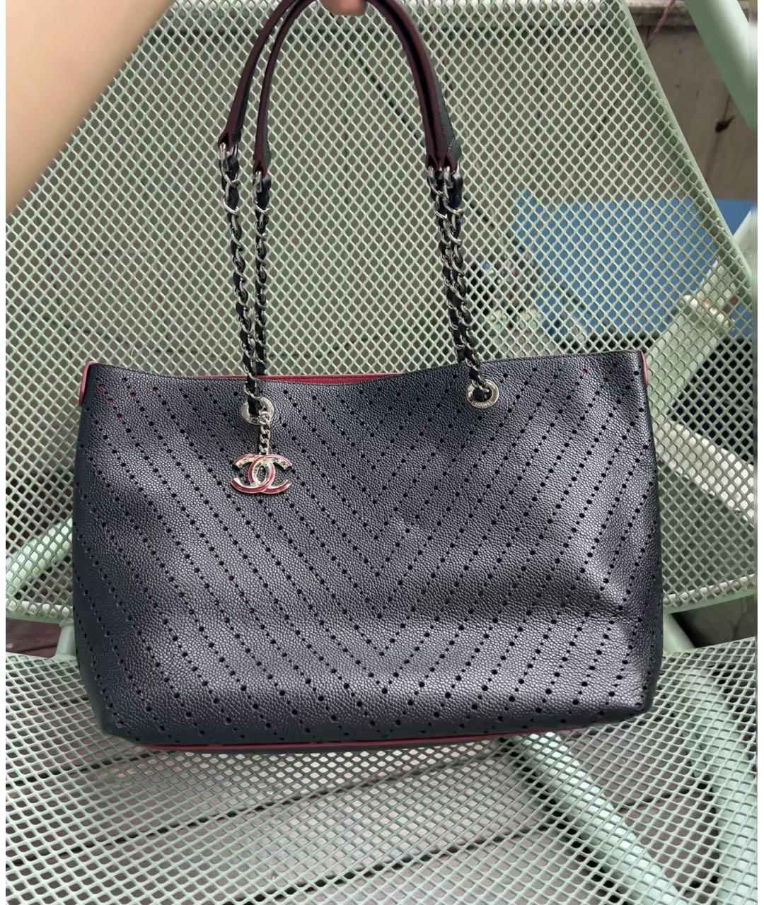 CHANEL Черная кожаная сумка тоут, фото 4