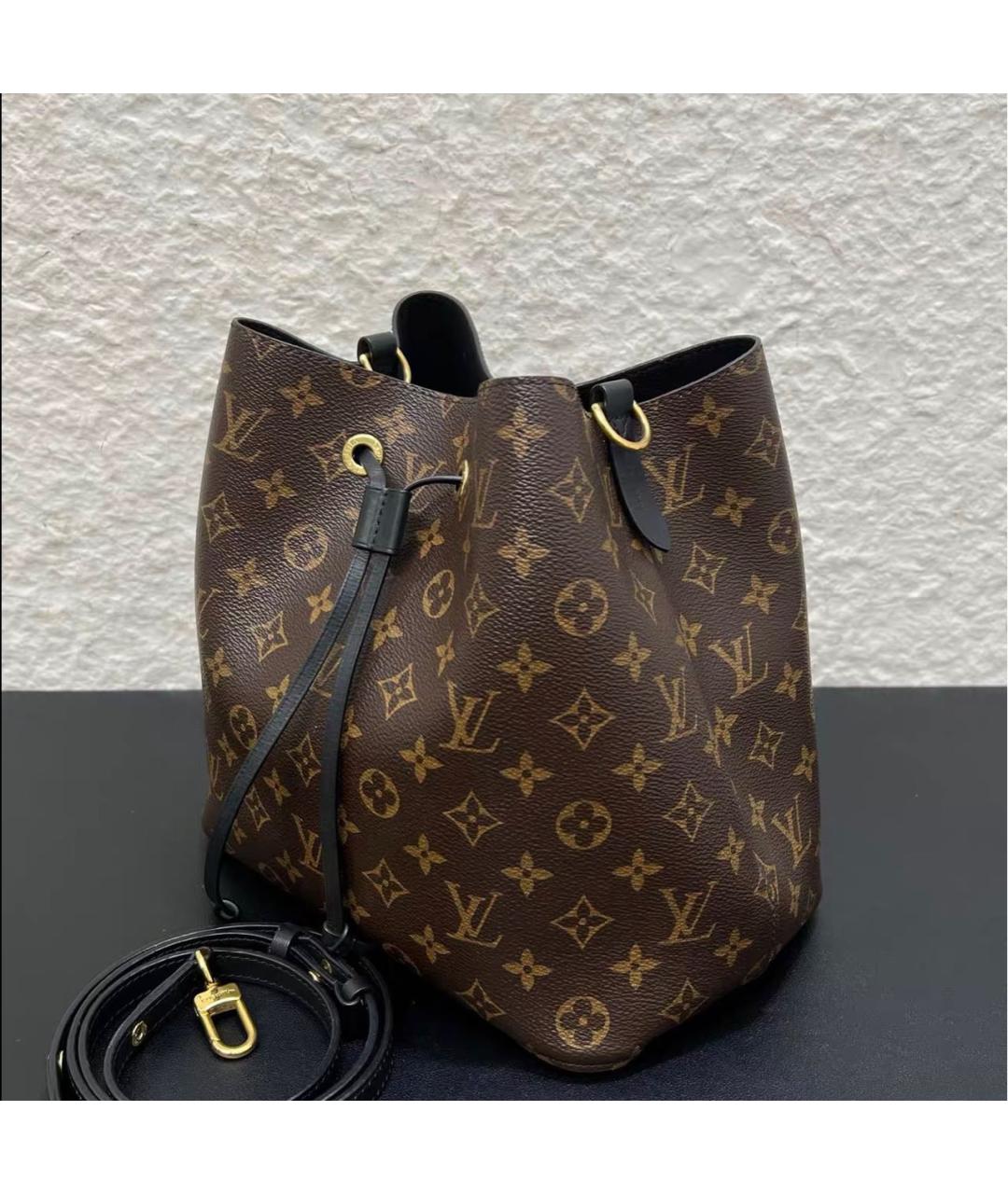 LOUIS VUITTON Черная кожаная сумка тоут, фото 4