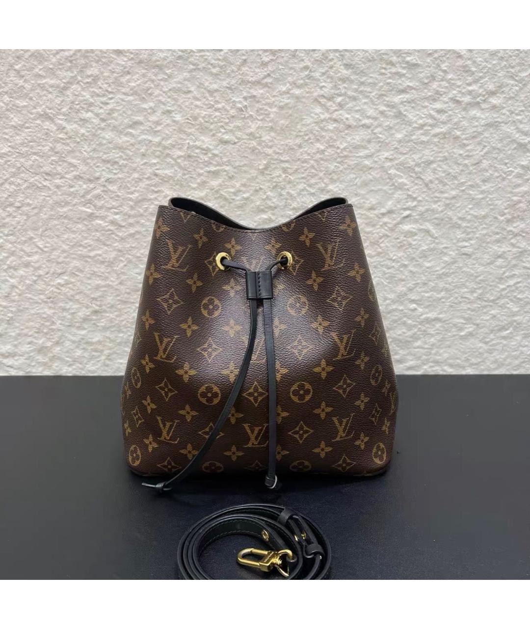 LOUIS VUITTON Черная кожаная сумка тоут, фото 9