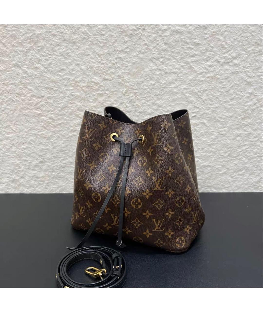 LOUIS VUITTON Черная кожаная сумка тоут, фото 8