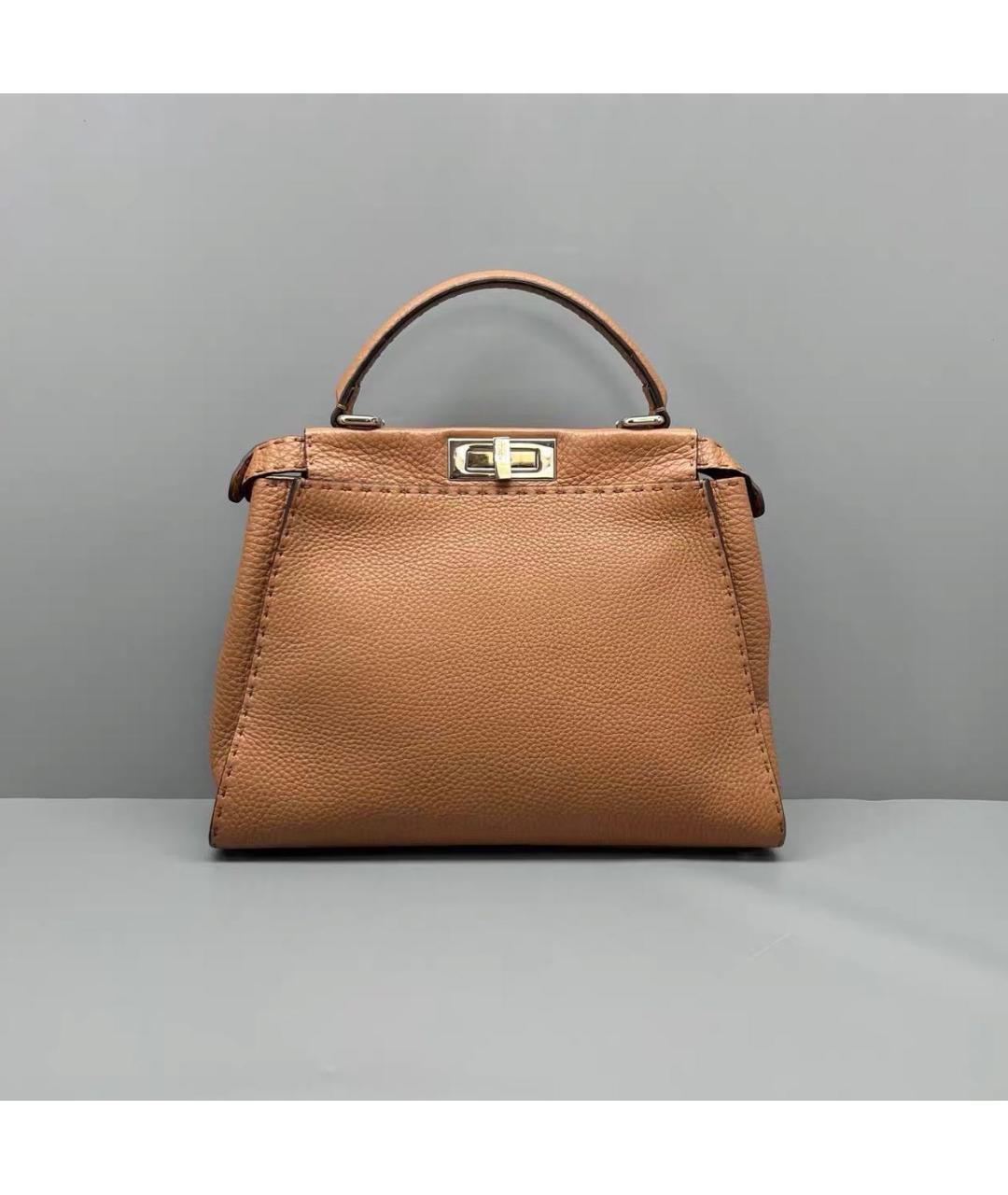 FENDI Коричневая кожаная сумка с короткими ручками, фото 2