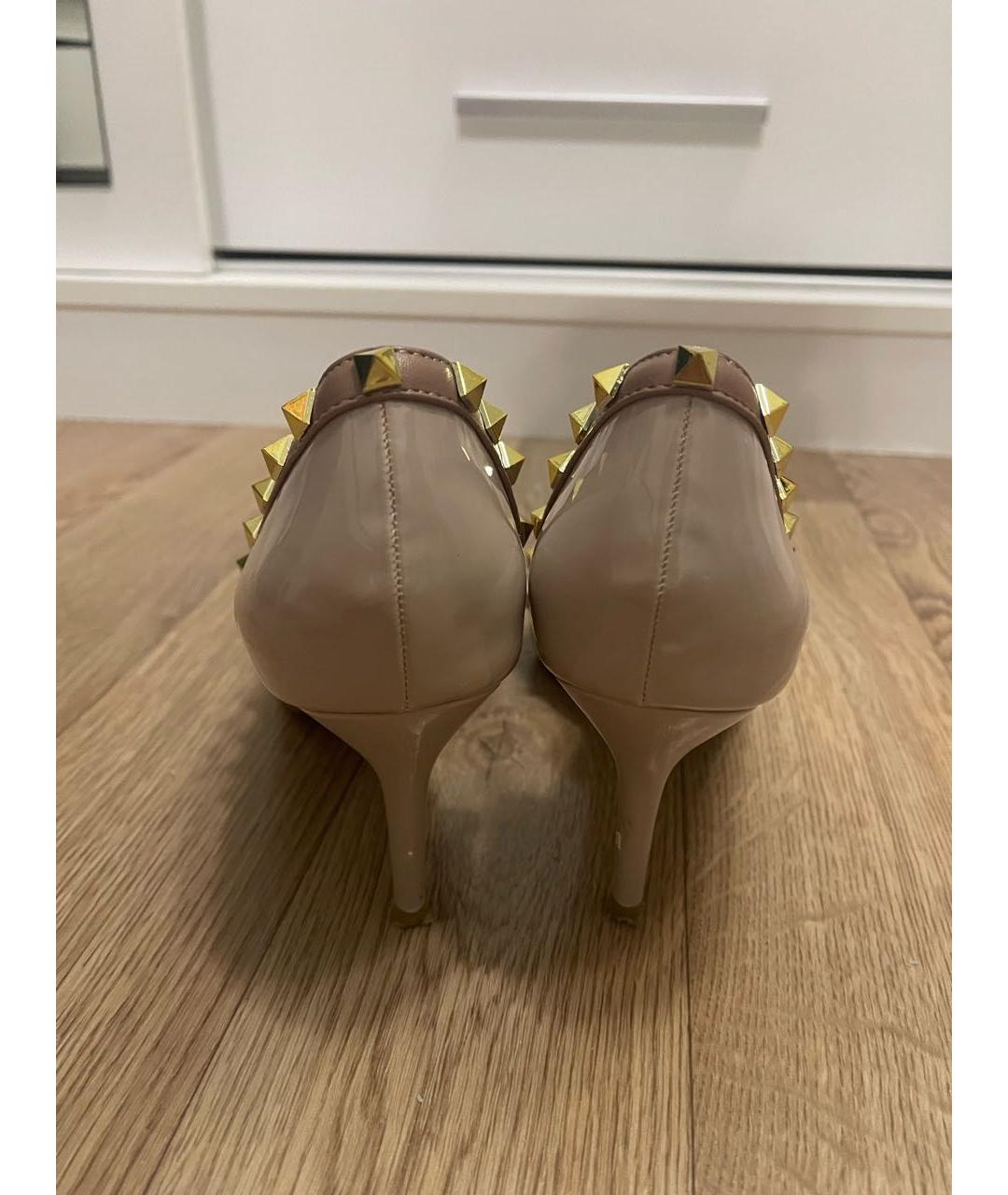 VALENTINO Бежевые туфли из лакированной кожи, фото 4