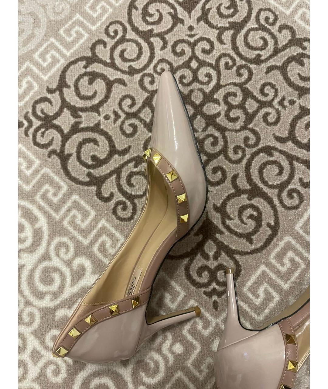 VALENTINO Бежевые туфли из лакированной кожи, фото 8