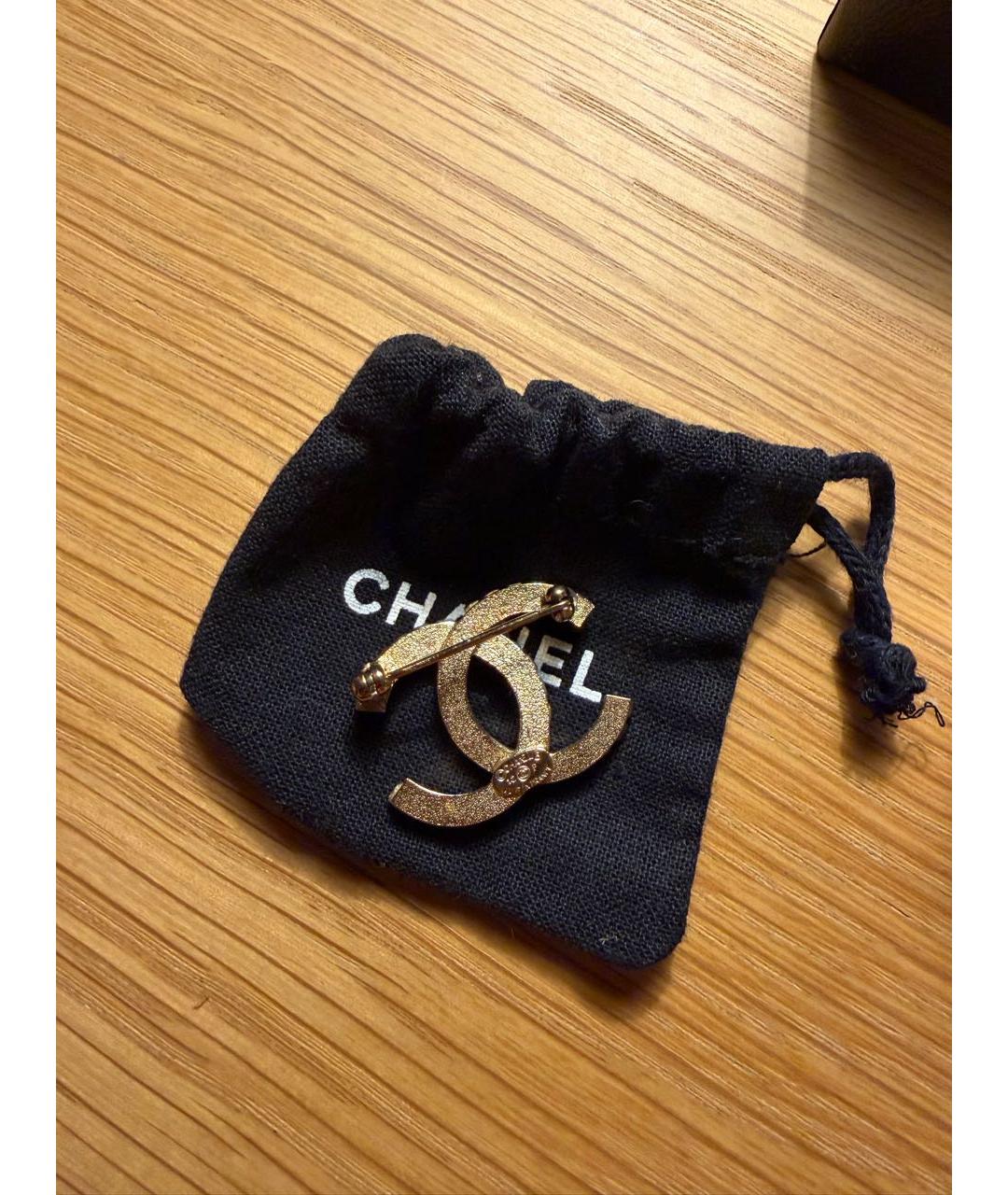 CHANEL Розовая металлическая булавка / брошь, фото 3