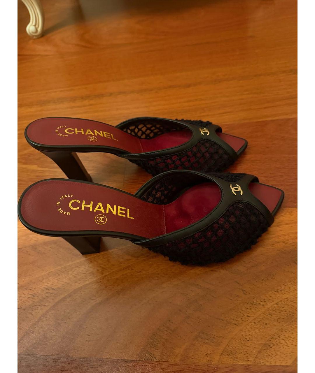 CHANEL Черные кожаные мюли, фото 5