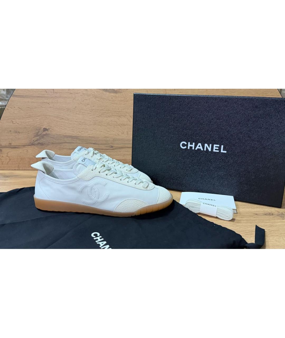 CHANEL Белые кожаные кеды, фото 4