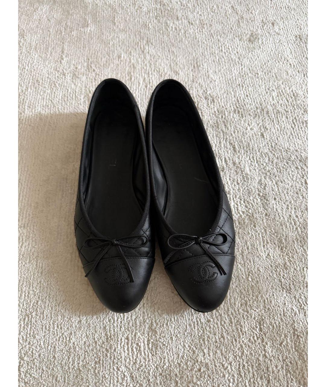 CHANEL Черные кожаные балетки, фото 3
