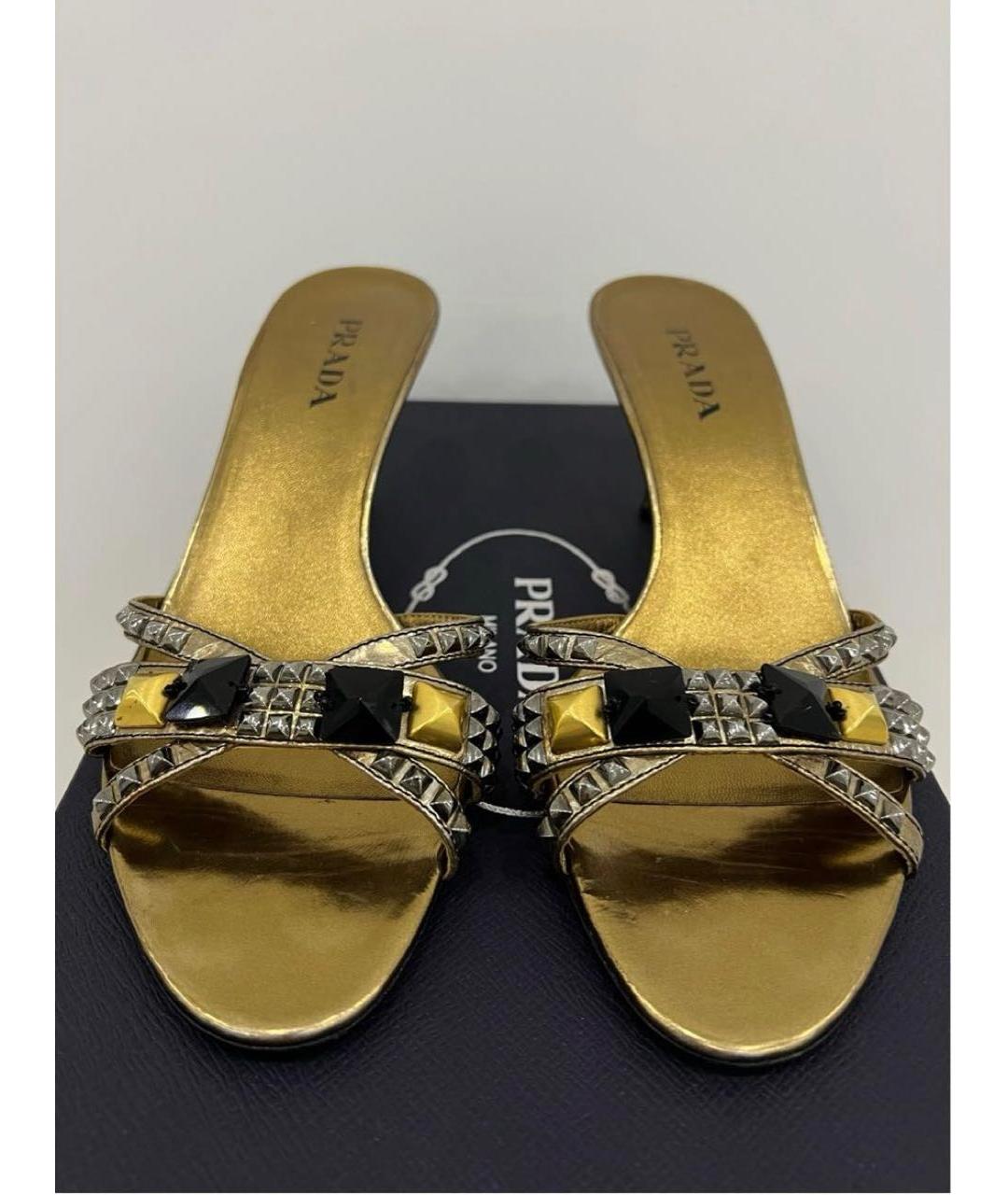 PRADA Золотые кожаные мюли, фото 3