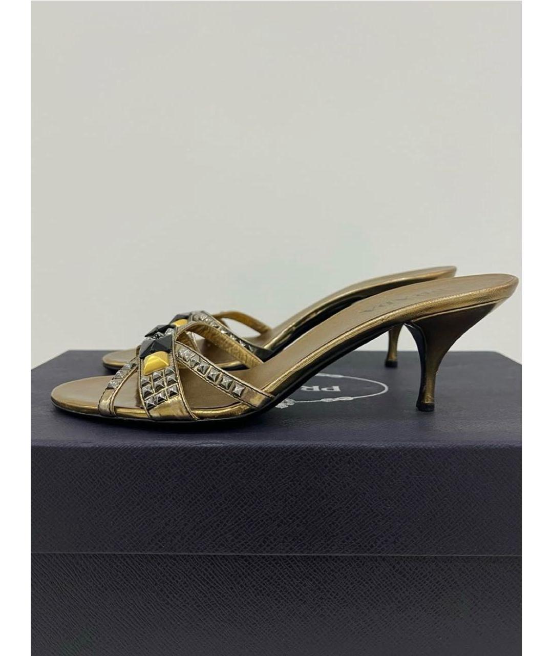PRADA Золотые кожаные мюли, фото 4