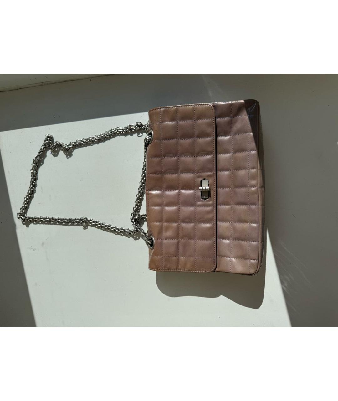 CHANEL Фиолетовая сумка с короткими ручками из лакированной кожи, фото 6