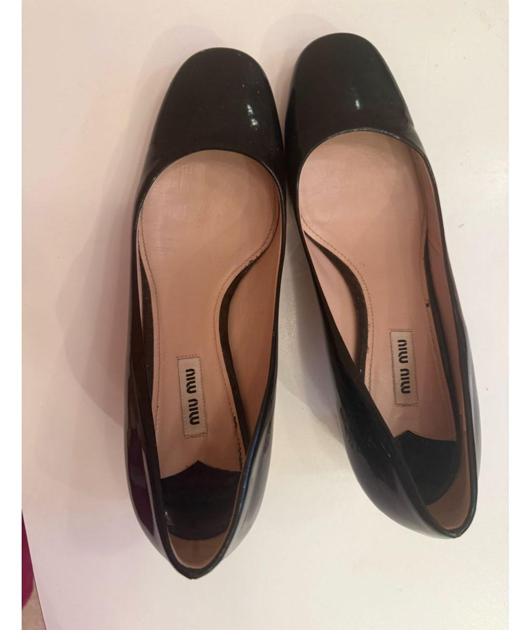 MIU MIU Черные туфли из лакированной кожи, фото 3