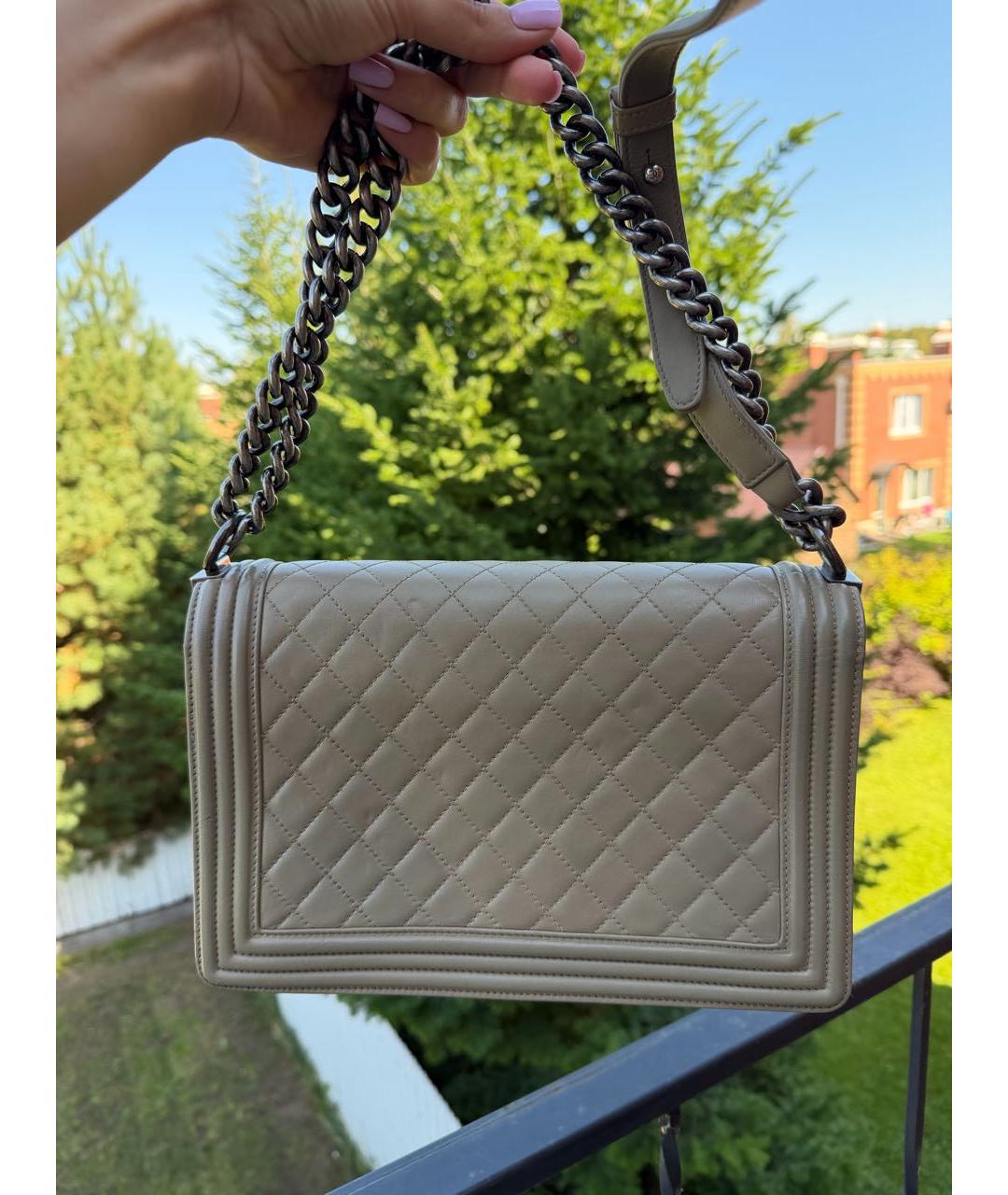 CHANEL Бежевая кожаная сумка через плечо, фото 4