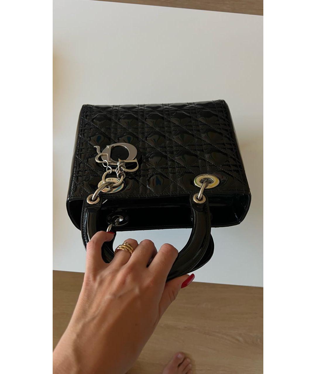 CHRISTIAN DIOR Черная сумка с короткими ручками из лакированной кожи, фото 3