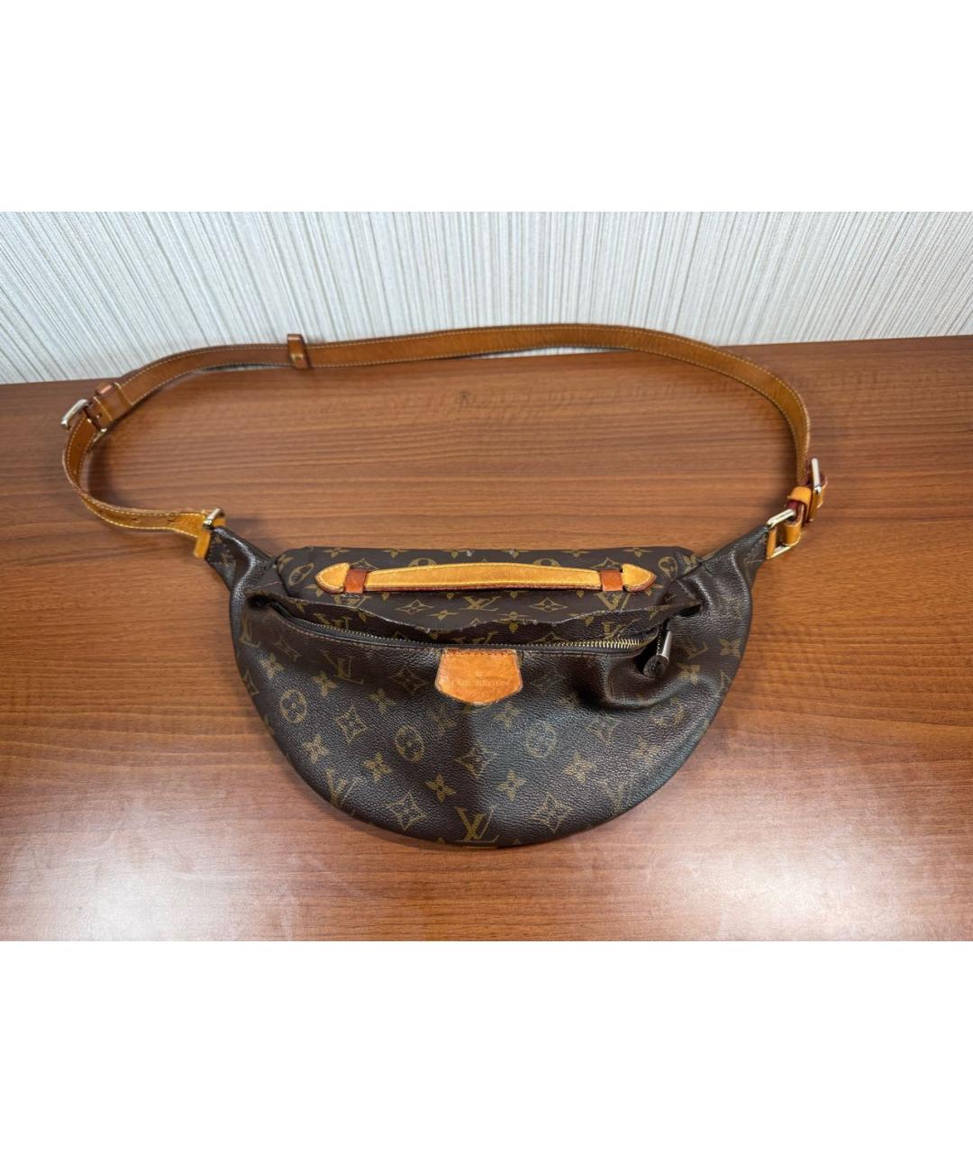 LOUIS VUITTON Коричневая поясная сумка из канвы, фото 7