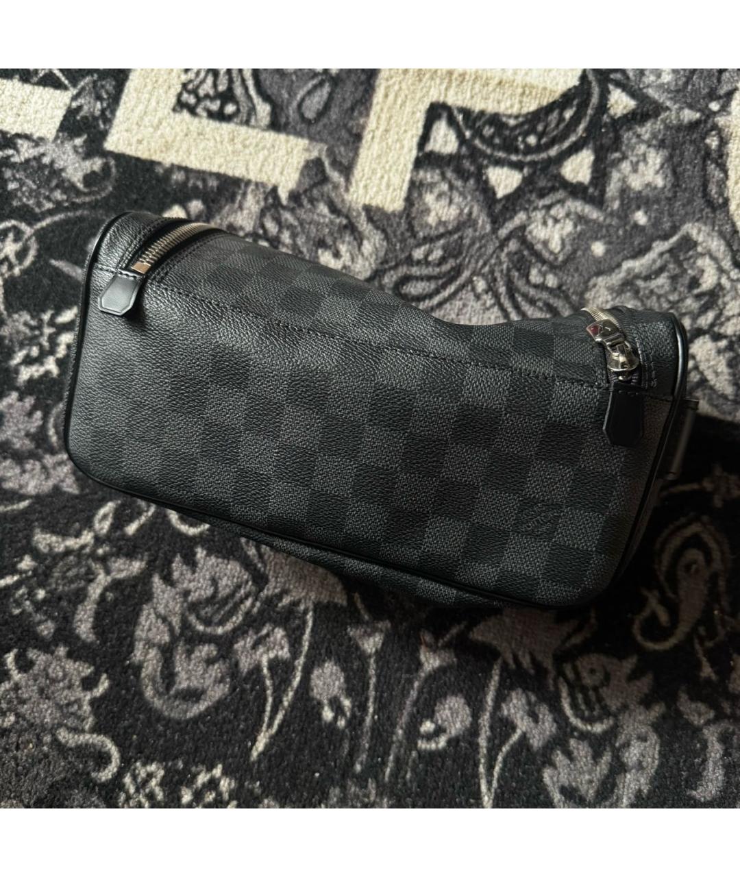 LOUIS VUITTON Черная косметичка из канвы, фото 3